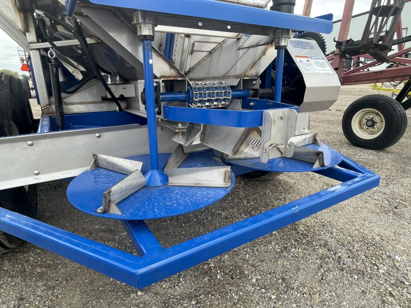 2025 DOYLE 8 TON PULL TYPE FERTILIZER SPREADER