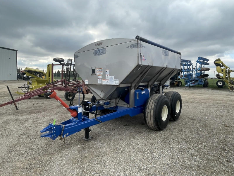 2025 DOYLE 8 TON PULL TYPE FERTILIZER SPREADER
