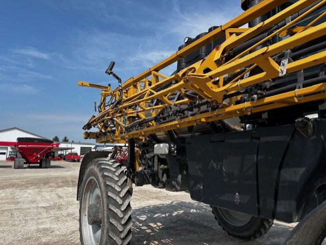 2014 ROGATOR RG1300 SELF PROPELLED SPRAYER