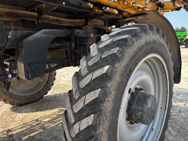 2014 ROGATOR RG1300 SELF PROPELLED SPRAYER