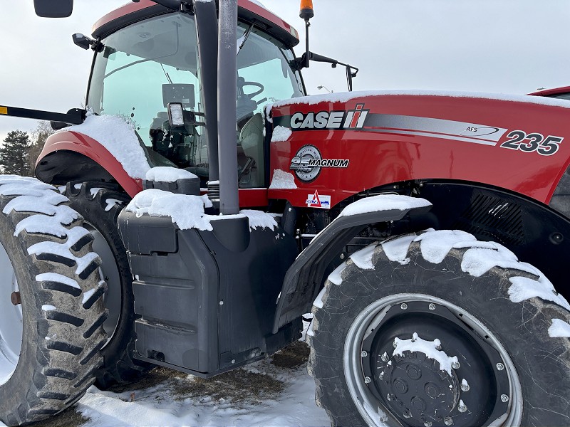 2013 CASE IH MAGNUM 235 TRACTOR