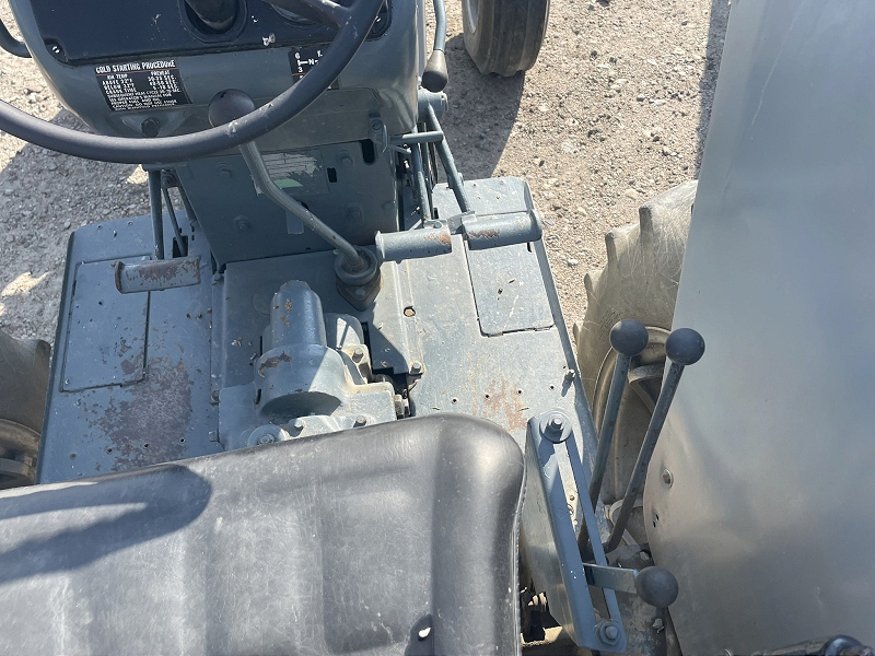 1981 AGCO WHITE 2-70 TRACTOR