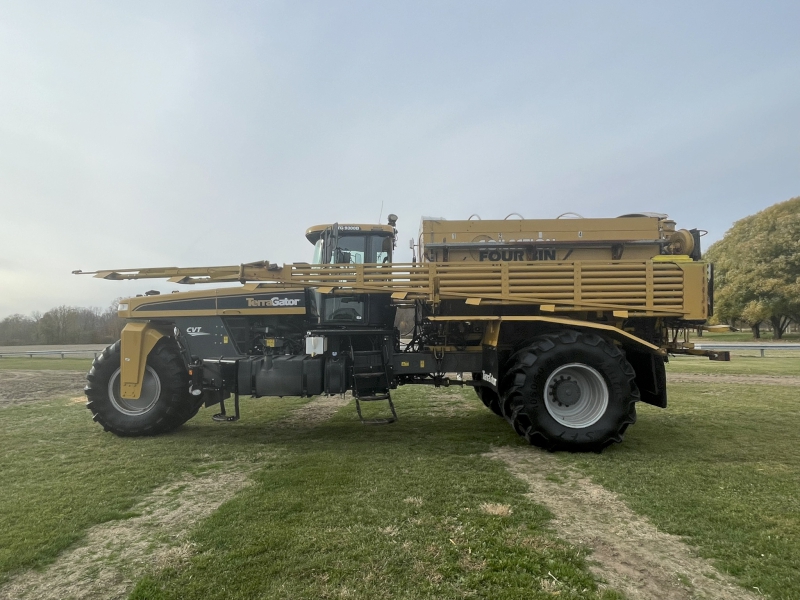 2015 TERRAGATOR TG 9300B FERTILIZER SPREADER