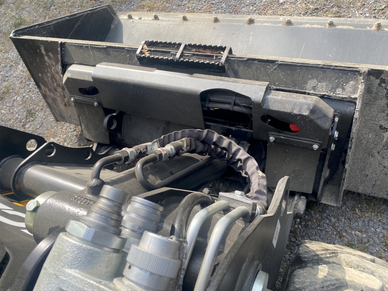 2021 JCB 215W SKIDSTEER