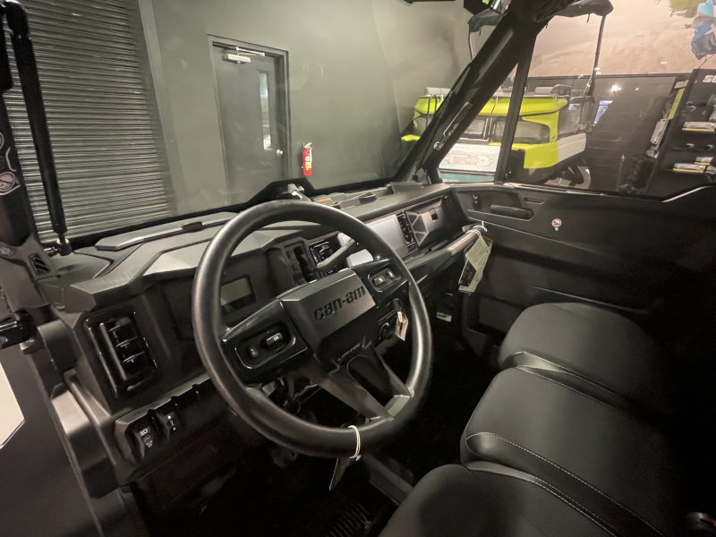 Side-by-Side/Utility Vehicle  2026 CAN-AM DEFENDER LIMITED HD11 SIDE BY SIDE Photo