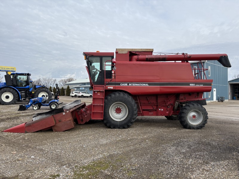 1989 CASE IH 1660 COMBINE PACKAGE WITH TWO HEADS AND CART