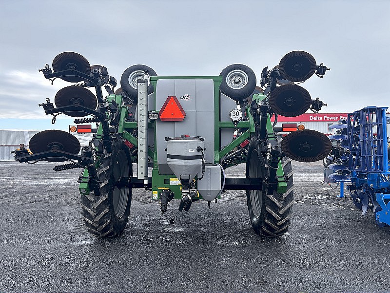 2023 UNVERFERTH 1400 NUTRIMAX LIQUID FERTILIZER APPLICATOR