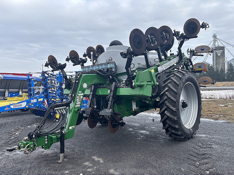 2023 UNVERFERTH 1400 NUTRIMAX LIQUID FERTILIZER APPLICATOR