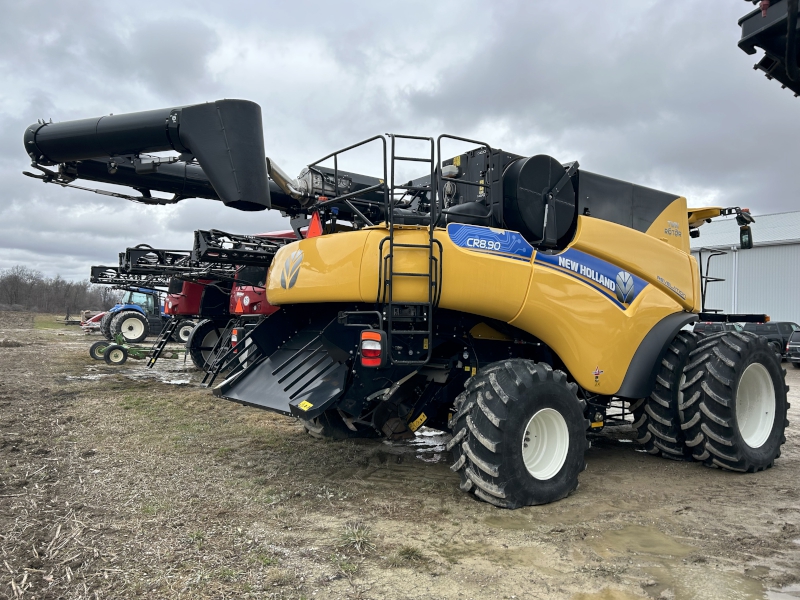 2022 NEW HOLLAND CR8.90 COMBINE