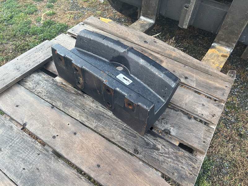 2022 CNH FRONT WEIGHT CARRIER - NH T6 AND CIH MAXUUM OR PUMA TRACTORS