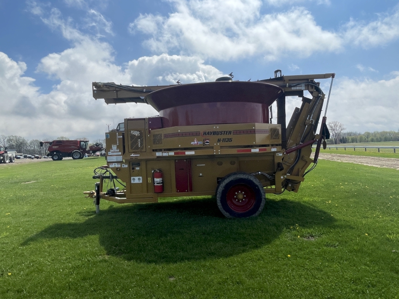 2025 HAYBUSTER H-1135 BIG BITE TUB FEED GRINDER