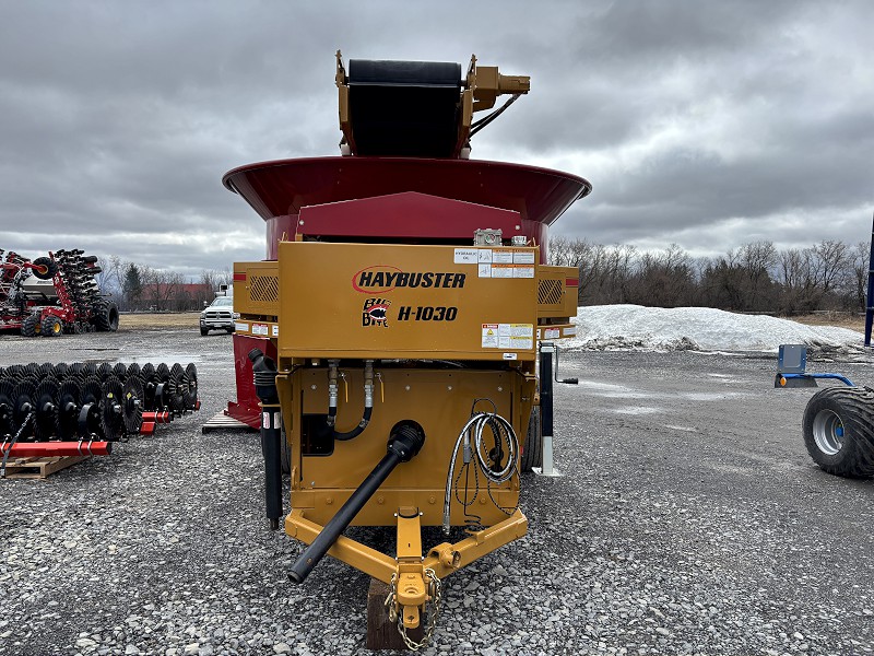 2025 HAYBUSTER H-1030 BIG BITE TUB GRINDER