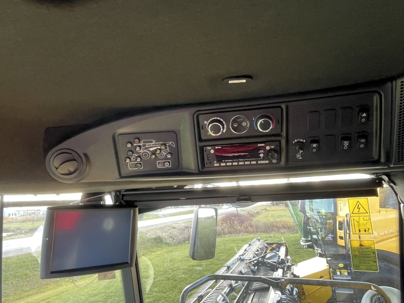 2022 NEW HOLLAND CR7.90 COMBINE