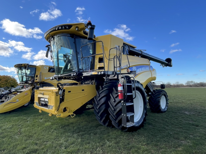 2022 NEW HOLLAND CR7.90 COMBINE