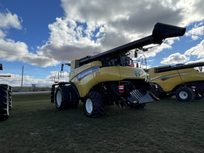 2022 NEW HOLLAND CR7.90 COMBINE