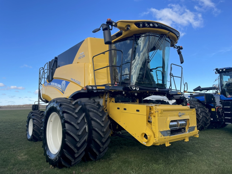 2022 NEW HOLLAND CR7.90 COMBINE