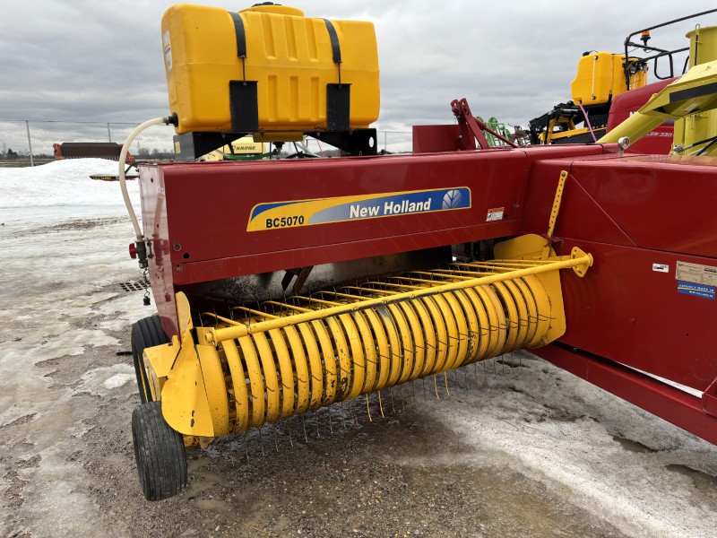 2022 NEW HOLLAND BC5070 SMALL SQUARE BALER