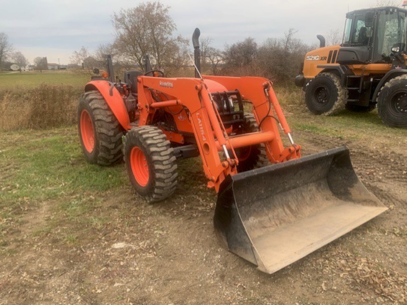2013 KUBOTA M7060 TRACTOR WITH LOADER