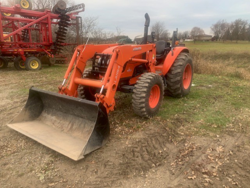 2013 KUBOTA M7060 TRACTOR WITH LOADER