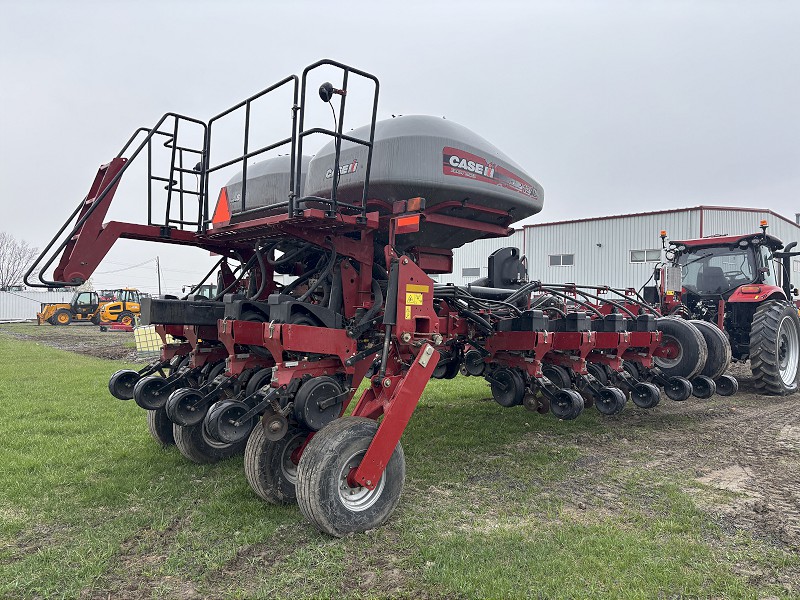 2014 CASE IH 1255-16R PLANTER