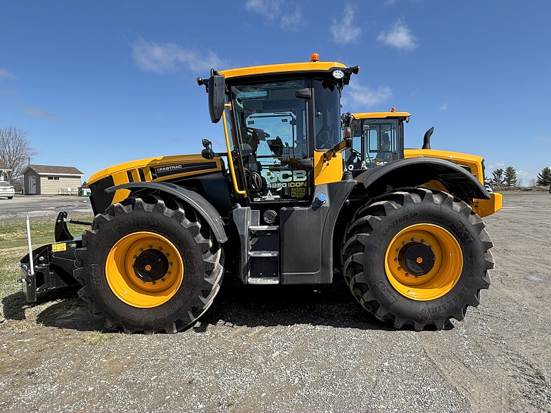2026 JCB 4220 FASTRAC iCON TRACTOR