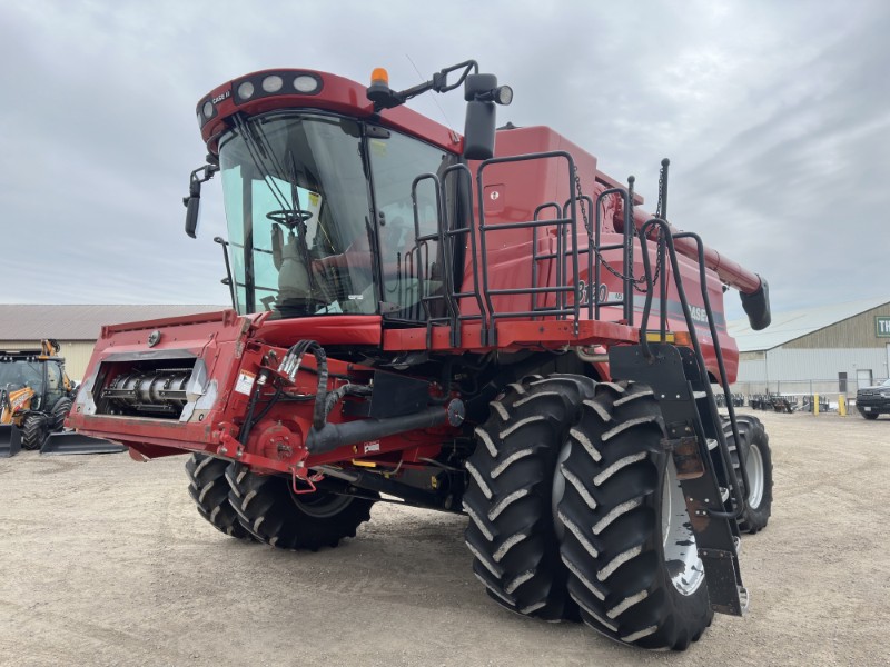 2010 CASE IH 8210 AXIAL FLOW COMBINE