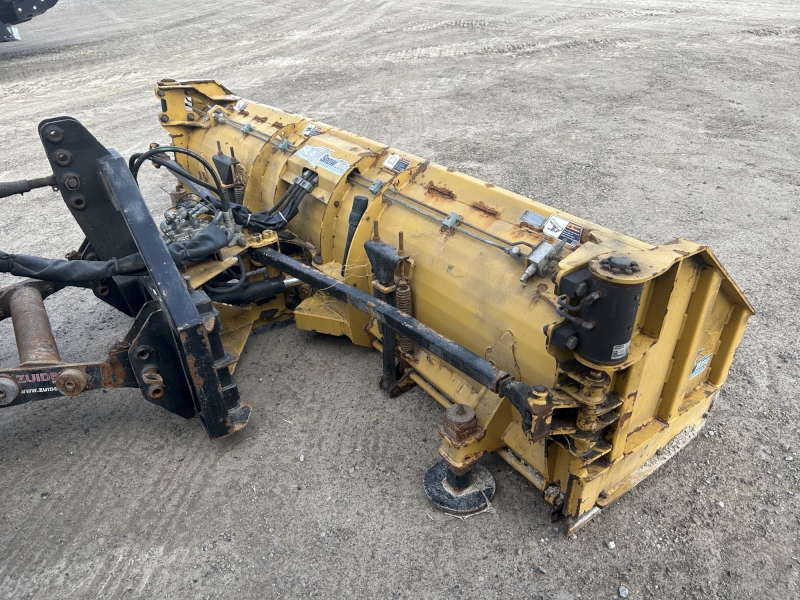 2014 CASE IH FARMALL 105C TRACTOR AND SNOWBLADE PACKAGE