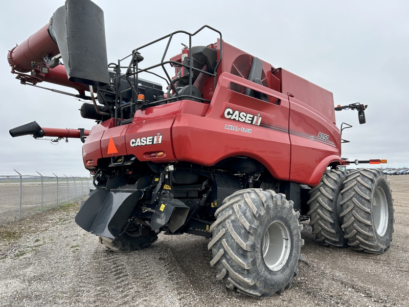 2021 CASE IH 8250 COMBINE