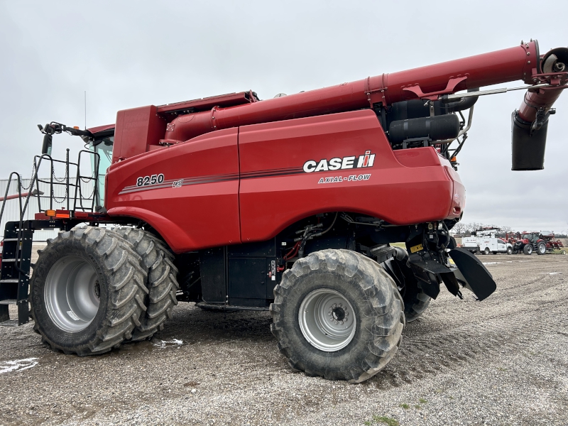 2021 CASE IH 8250 COMBINE