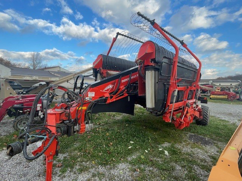 2013 KUHN MERGE MAXX 900 HAY MERGER