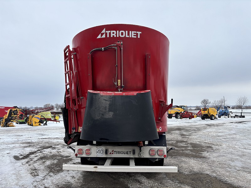 2020 TRIOLIET TRIOTRAC II 2400VL TMR SELF PROPELLED FEED MIXER
