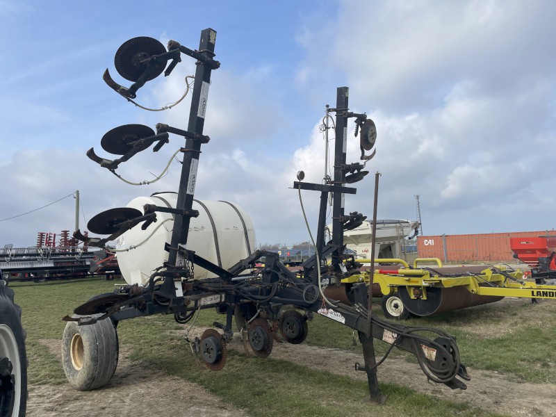 1995 ADAMS 11 SHANK APPLICATOR