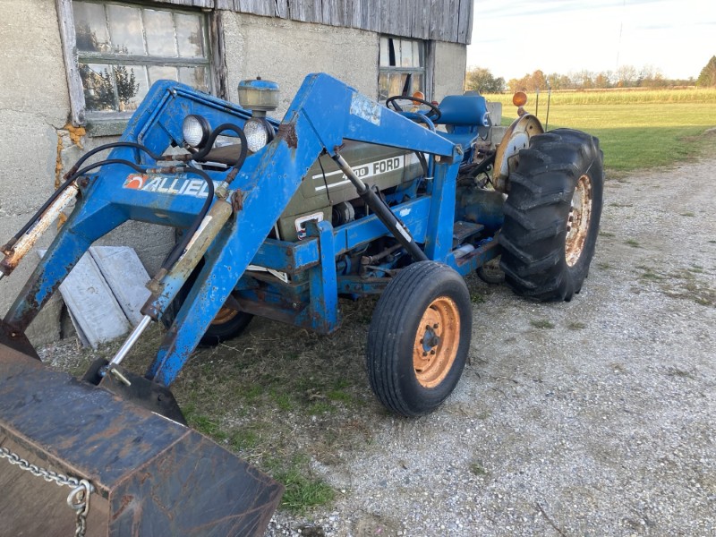1980 FORD 4600 TRACTOR WITH LOADER