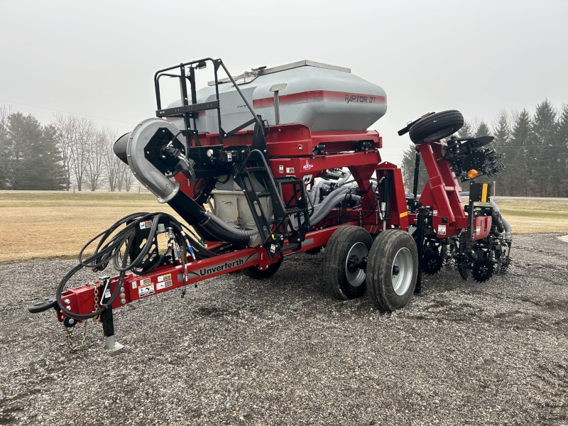 2026 UNVERFERTH RAPTOR 2130MT 8 ROW STRIP TILL(DRY FERTILIZER)