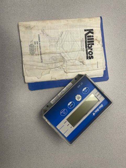 2000 KILLBROS 590 GRAIN CART