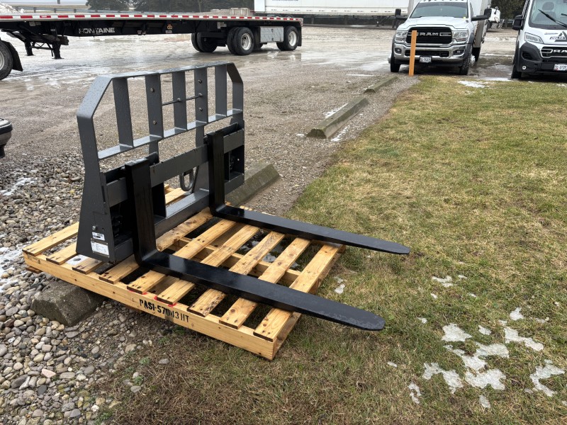 2025 CNH 5500 POUND PALLET FORK-ALO/EURO ATTACH
