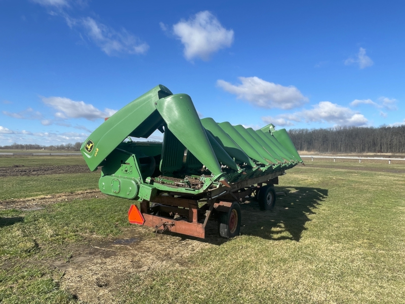 2005 JOHN DEERE 893 CORN HEAD