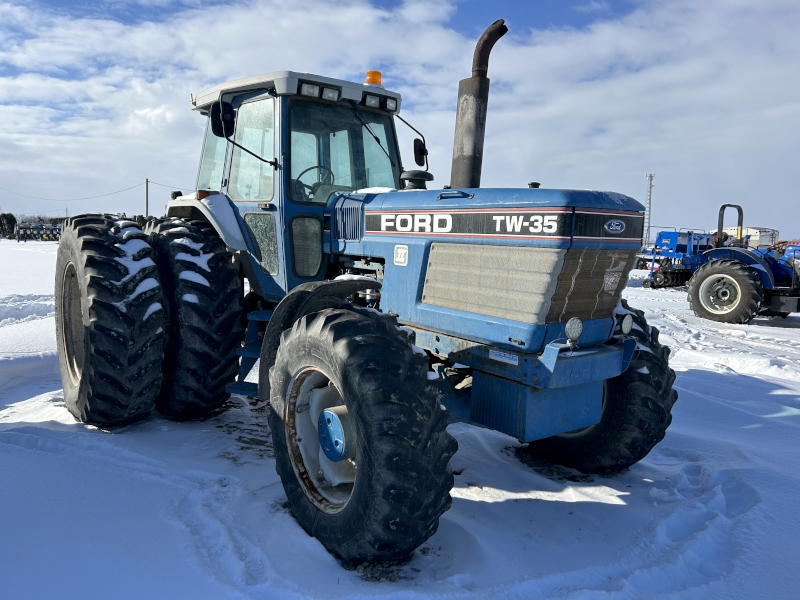 1989 NEW HOLLAND TW-35 TRACTOR