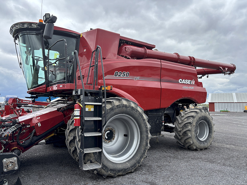 2019 CASE IH 8250 AXIAL-FLOW COMBINE