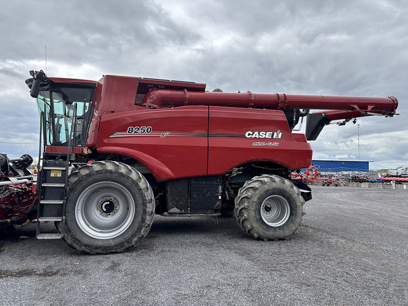 2019 CASE IH 8250 AXIAL-FLOW COMBINE