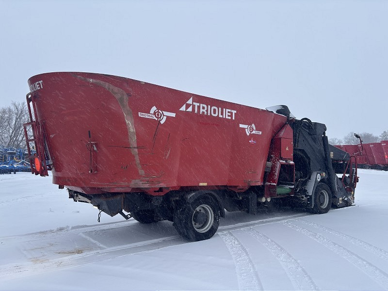 2013 TRIOLIET TT-2000 TMR SELF PROPELLED FEED MIXER