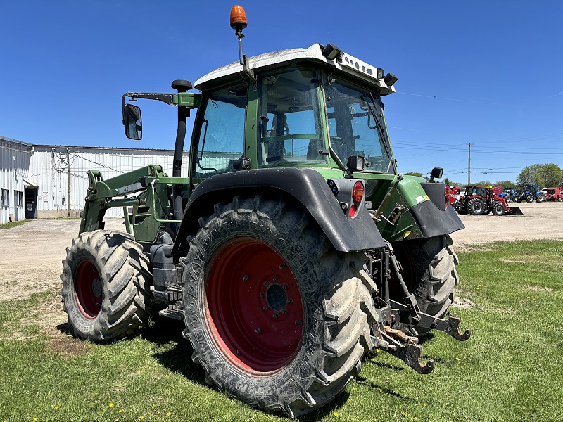 2009 FENDT 312 VARIO TRACTOR WITH LOADER