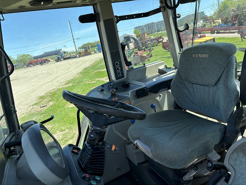 2009 FENDT 312 VARIO TRACTOR WITH LOADER