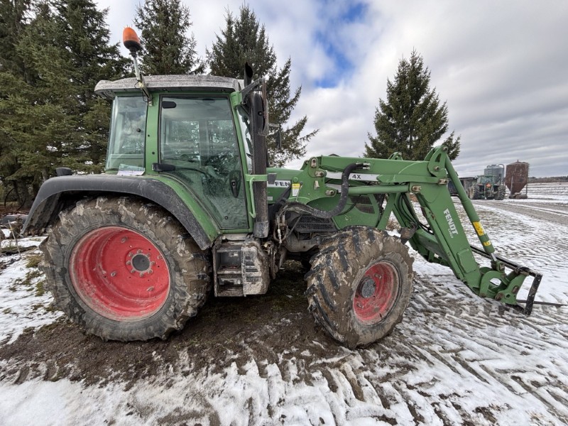 2009 FENDT 312 VARIO TRACTOR WITH LOADER