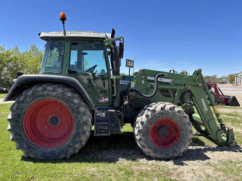 2009 FENDT 312 VARIO TRACTOR WITH LOADER