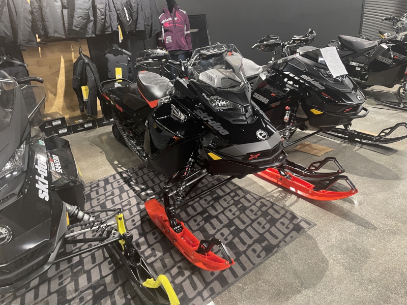 2022 SKI-DOO RENEGADE X 850 E-TEC SNOWMOBILE