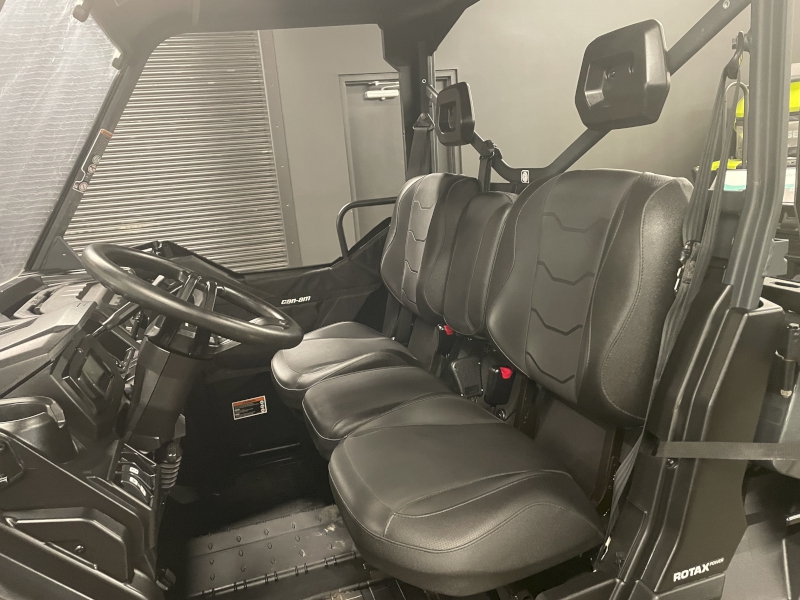 Side-by-Side/Utility Vehicle  2024 CAN-AM DEFENDER XT HD9 SIDE BY SIDE Photo