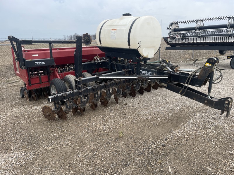 1995 CASE IH 5400 GRAIN DRILL WITH YETTER COULTER CART