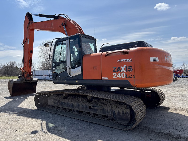 2012 HITACHI ZD240LC-3 EXCAVATOR