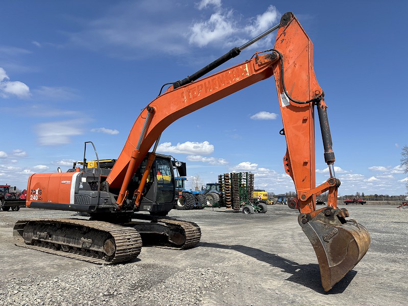 2012 HITACHI ZD240LC-3 EXCAVATOR